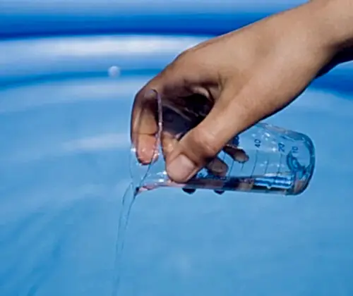 Havuz bakımında hangi kimyasallar kullanılır?