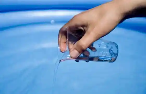 Havuz bakımında hangi kimyasallar kullanılır?